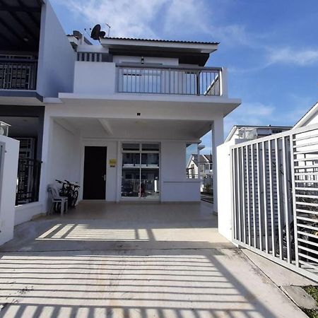 Homestay Greenway Pasir Gudang Eksteriør bilde